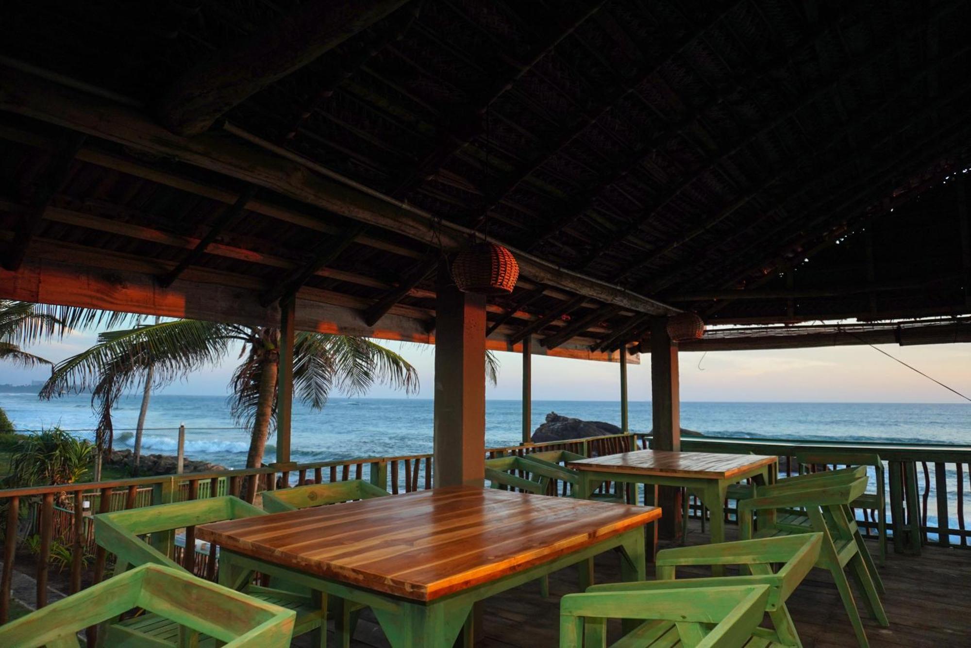 Manta Beach Resort & Ayurvedic Wellness Centre Bussa Dış mekan fotoğraf