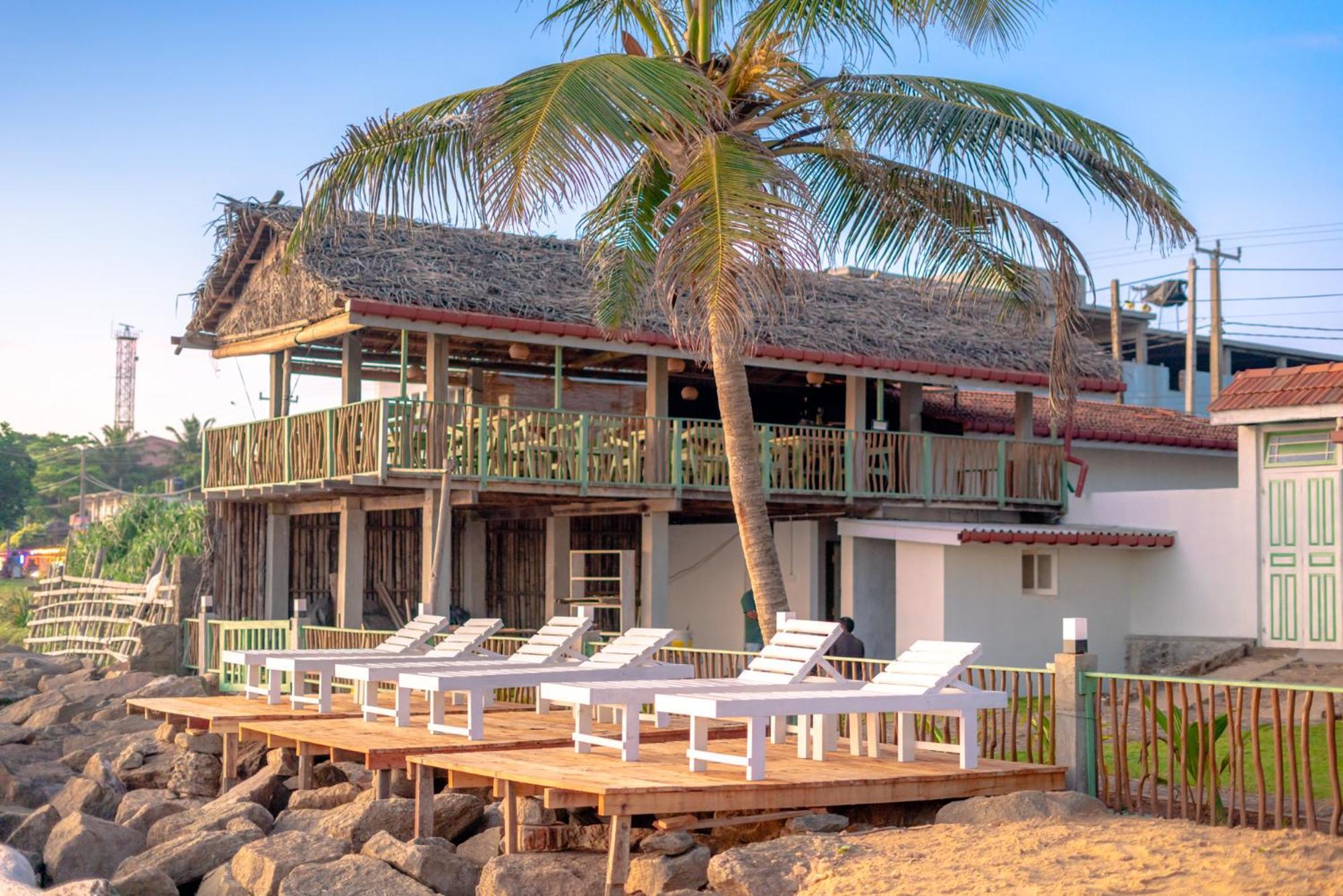 Manta Beach Resort & Ayurvedic Wellness Centre Bussa Dış mekan fotoğraf